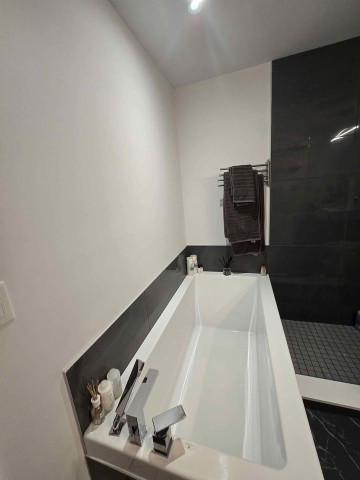 2 CHAMBRES 1 SALLE DE BAIN, TOUT MEUBLE