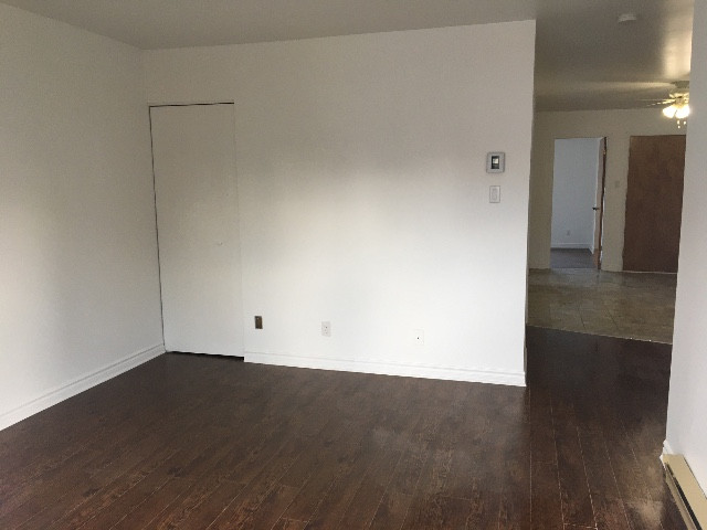 4 1/2 avec stationnement